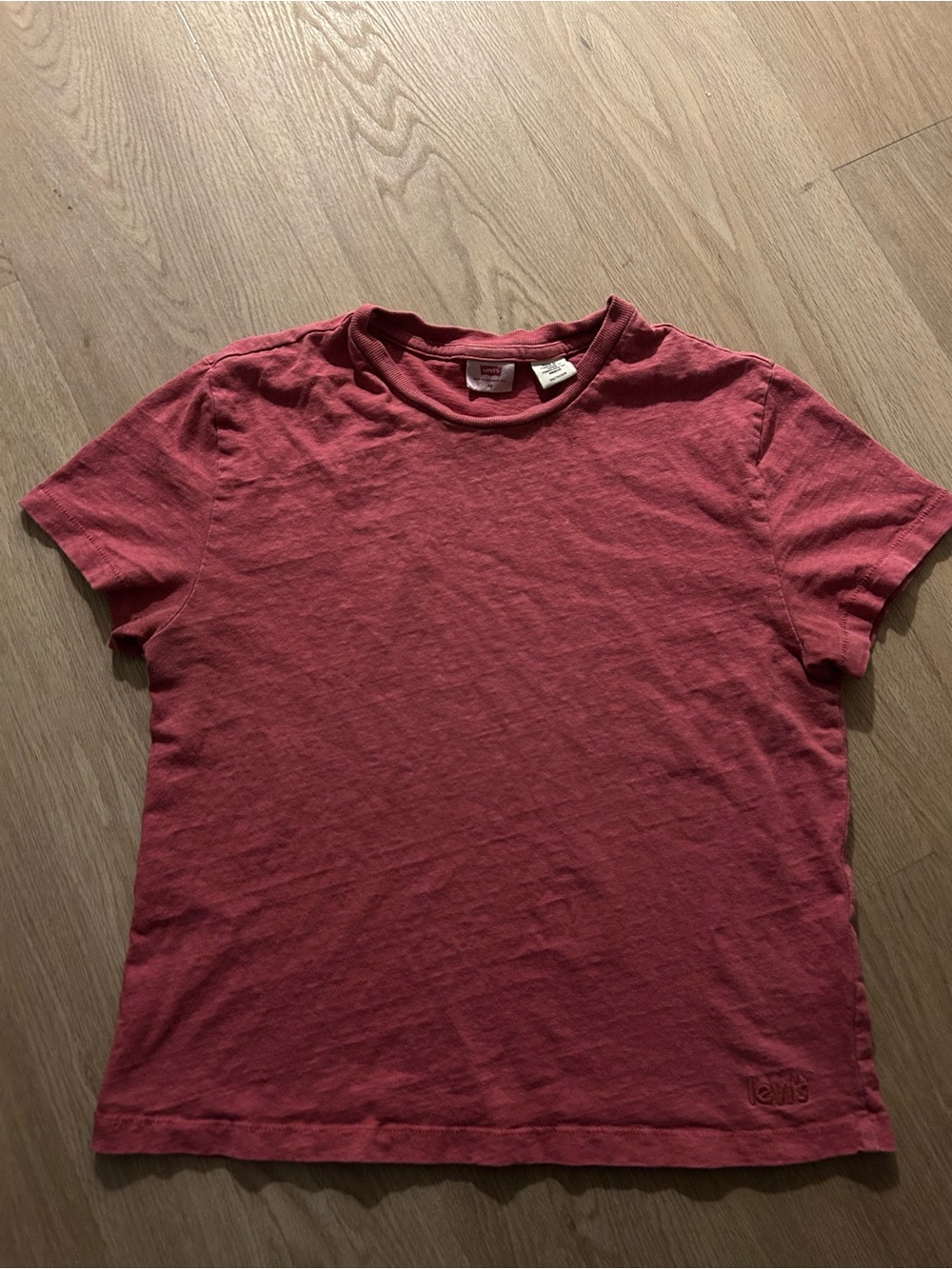 Levi's Women's Short Sleeve Crew Tee in Rose Red
